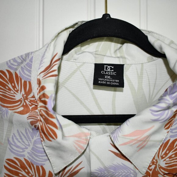 🌴 Las Vegas Resort Button-Up Shirt 🌴 - Picture 2 of 3